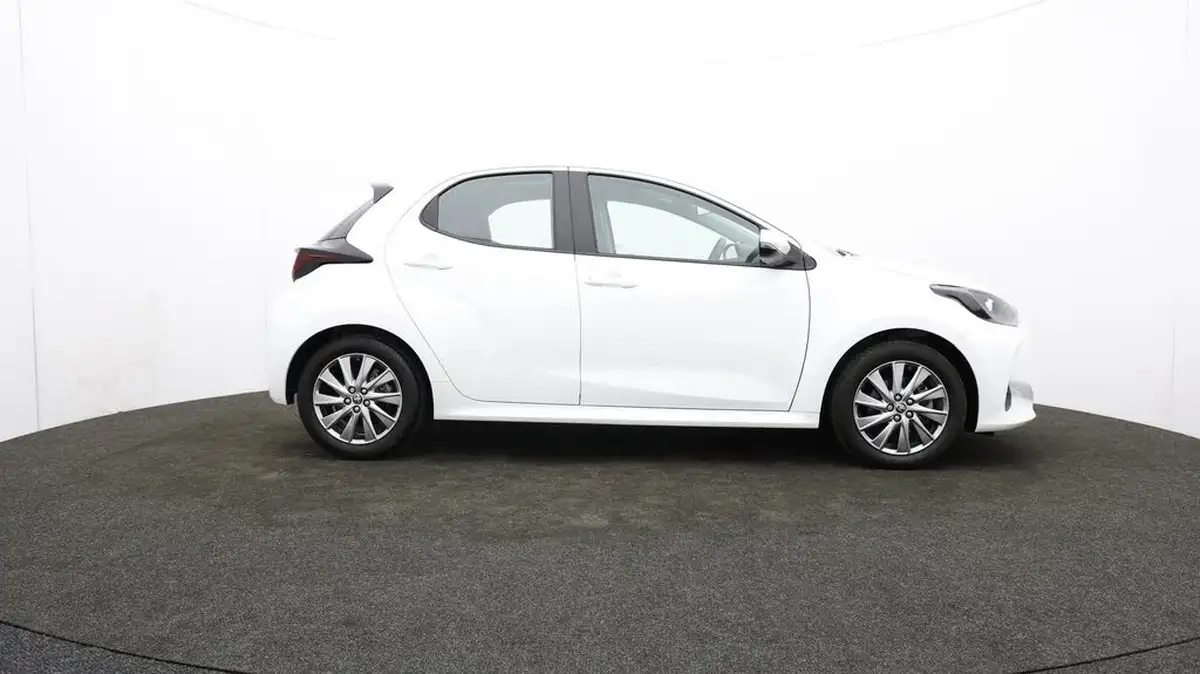 2022-toyota-yaris-15-vvt-i-icon-big-43