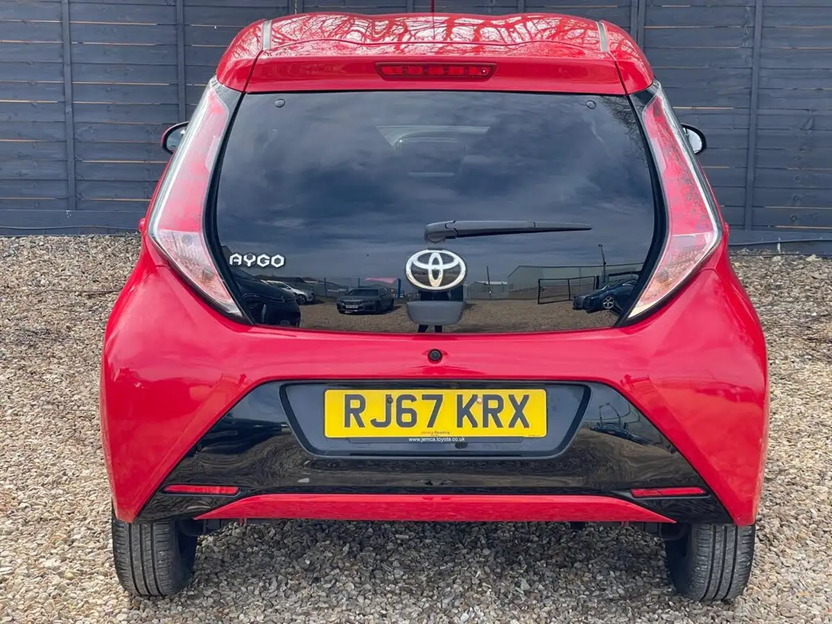 2018-toyota-aygo-10-vvt-i-x-clusiv3-71bhp-big-11