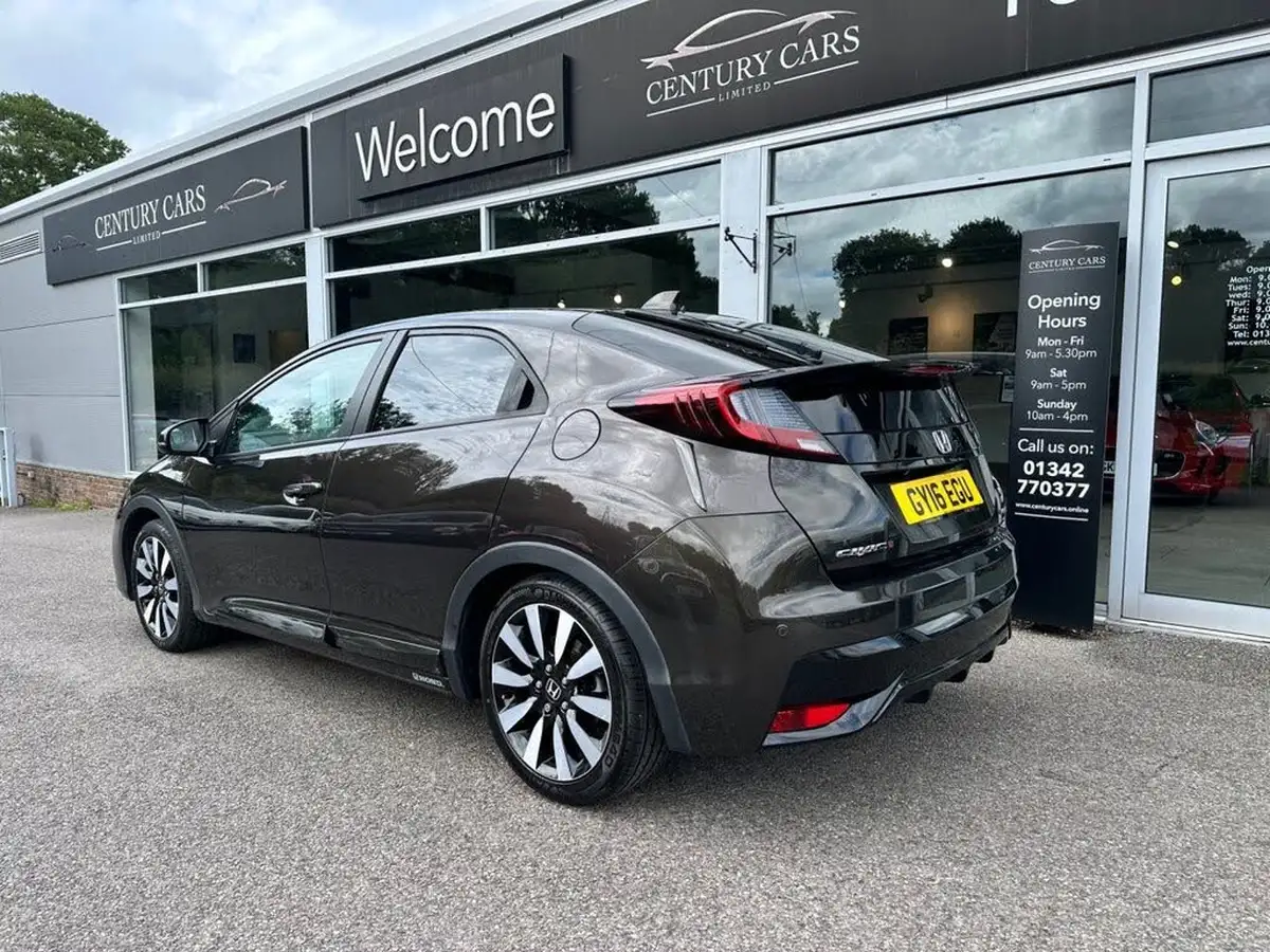 2016-honda-civic-18-i-vtec-se-plus-navi-hatchback-auto-big-6