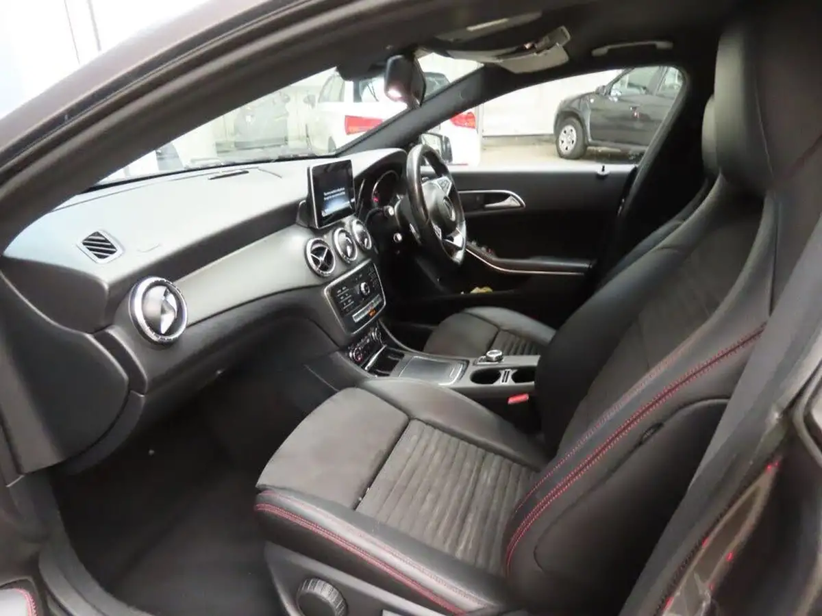 2017-mercedes-benz-cla-21d-cla-200-amg-line-coupe-4d-7g-dct-big-3