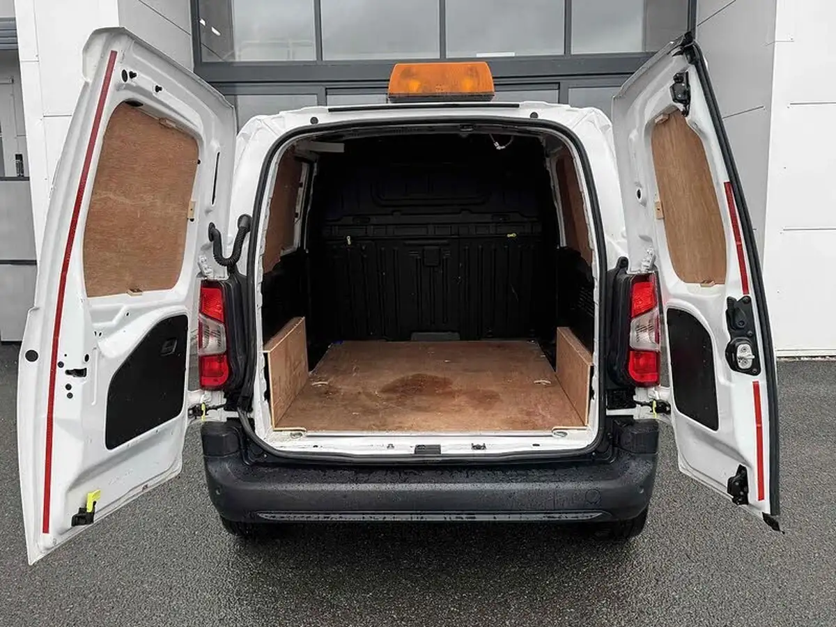 2019-peugeot-partner-15-bluehdi-1000-professional-100ps-eu6dt-panel-big-17