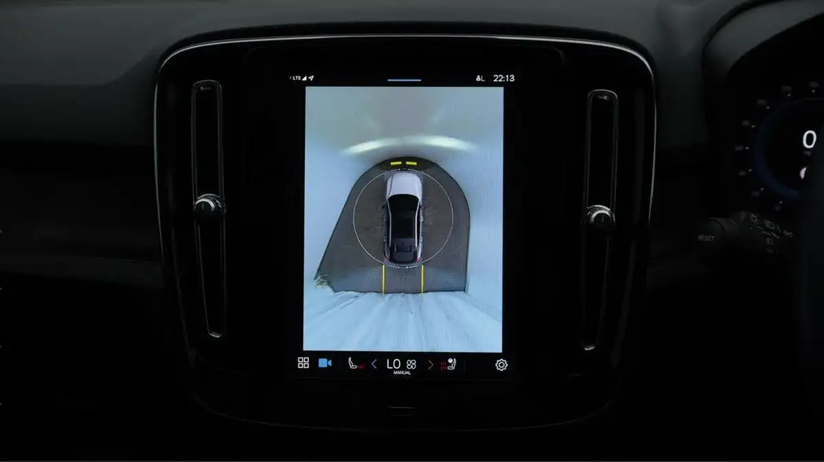 2022-volvo-c40-e-twin-recharge-pro-big-26