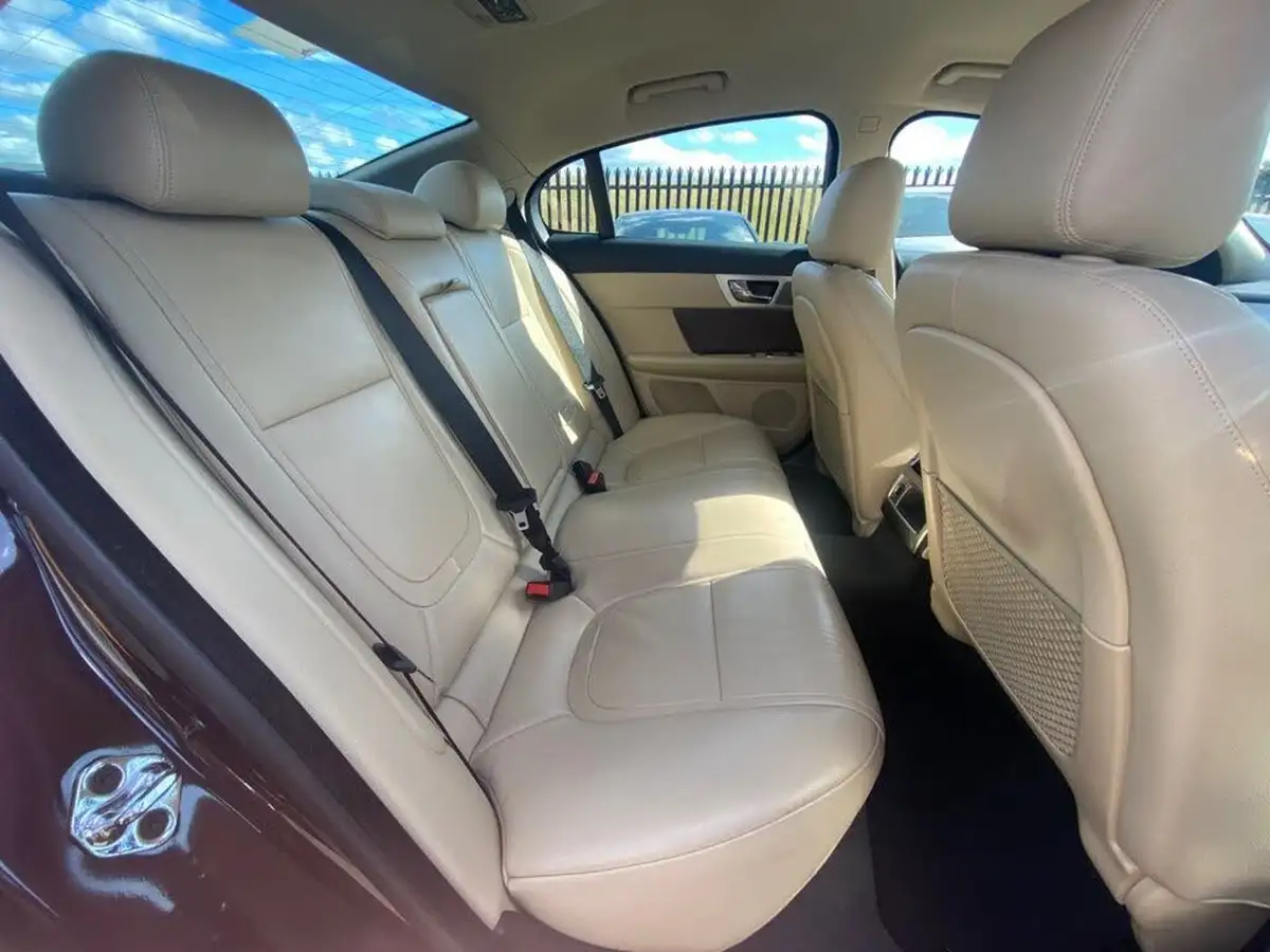2013-jaguar-xf-22td-luxury-200ps-ss-saloon-4d-auto-big-5