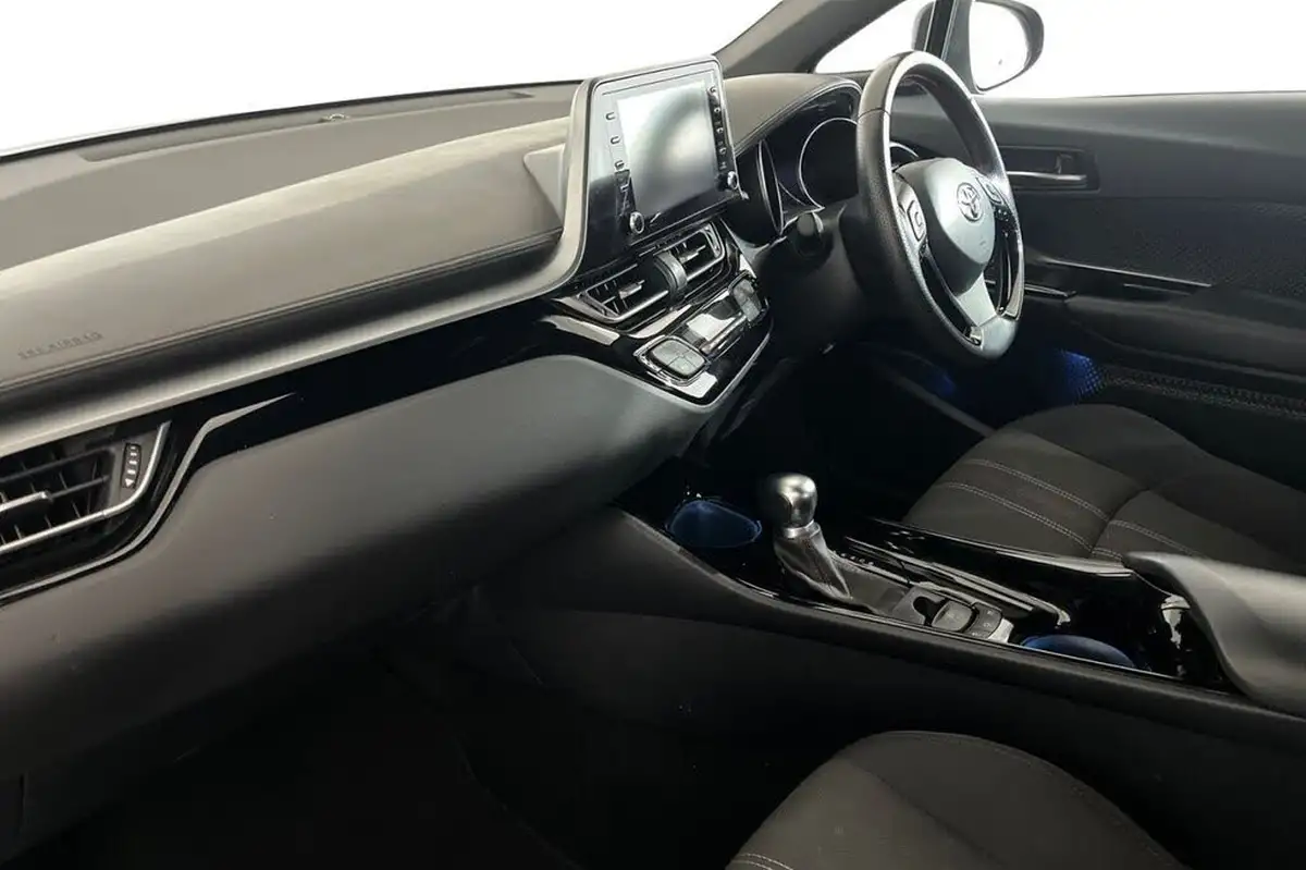 2021-toyota-c-hr-18-vvt-i-gr-sport-big-10