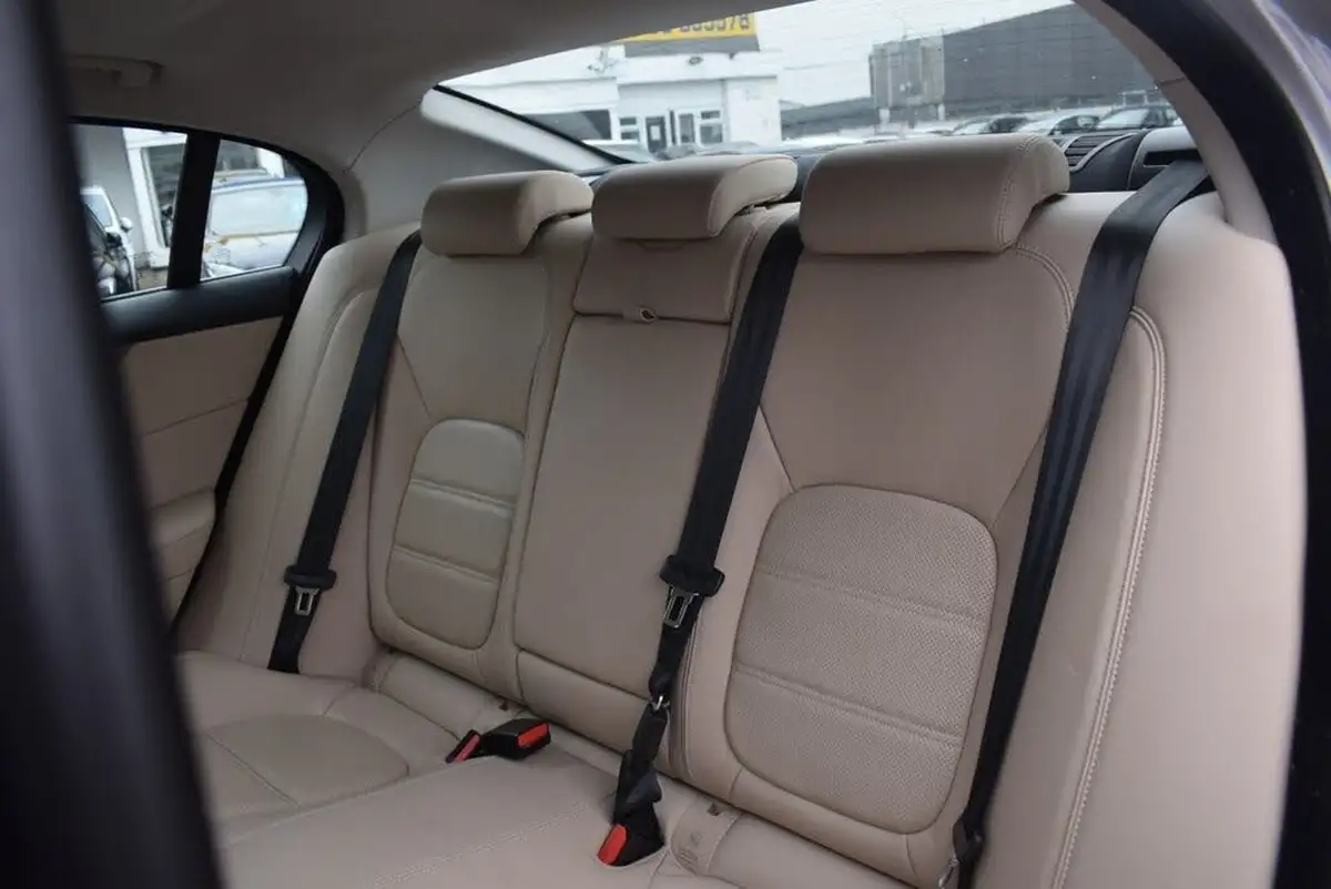 2019-jaguar-xe-20i-se-250ps-big-10