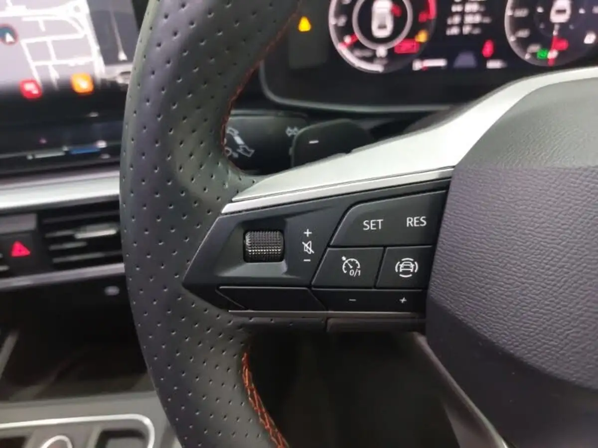 2024-seat-leon-15-etsi-fr-150ps-estate-big-13