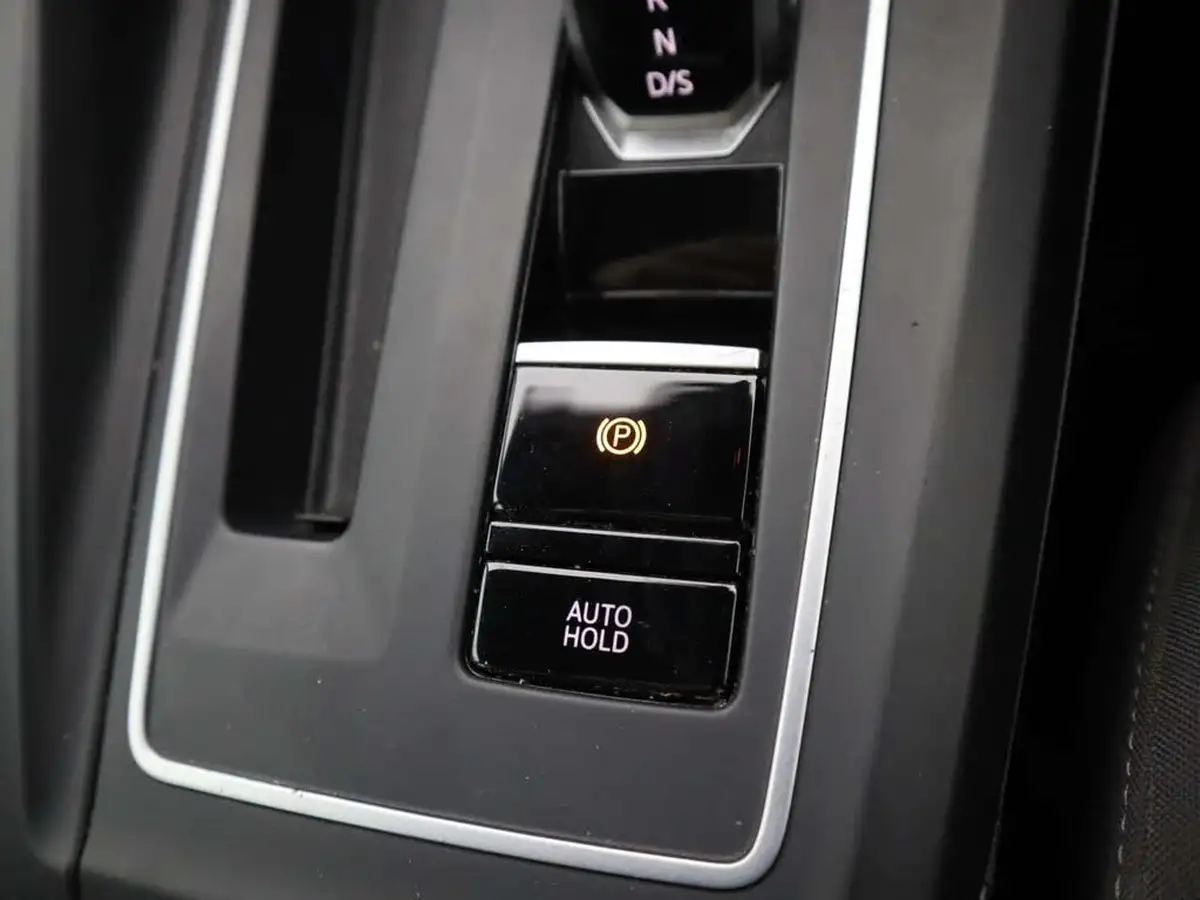 2023-volkswagen-golf-15-etsi-life-130ps-estate-big-32