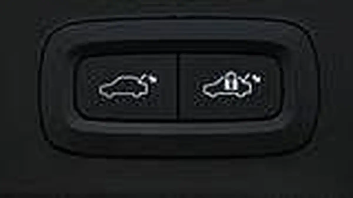 2022-volvo-xc40-15-t3-r-design-auto-big-33