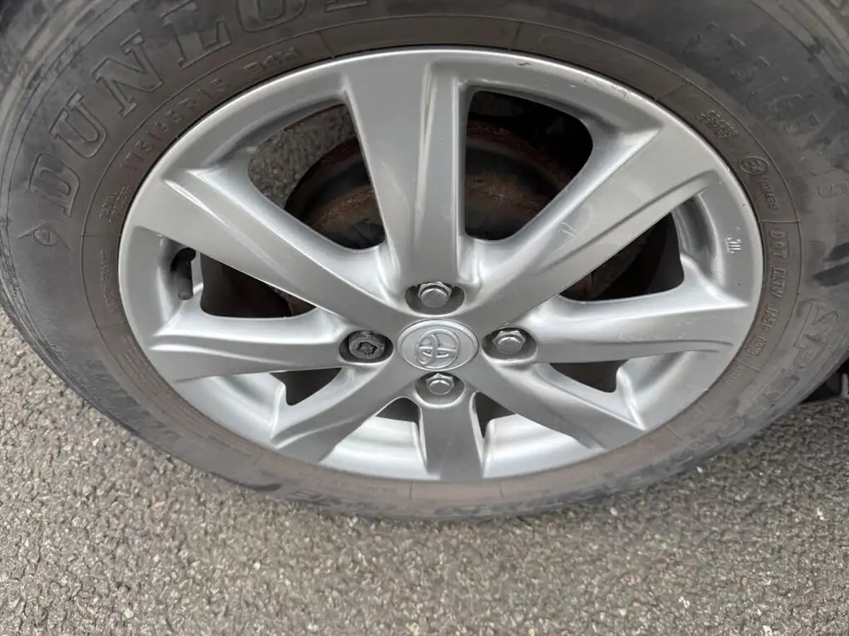 2013-toyota-yaris-133-tr-vvt-i-5d-big-21