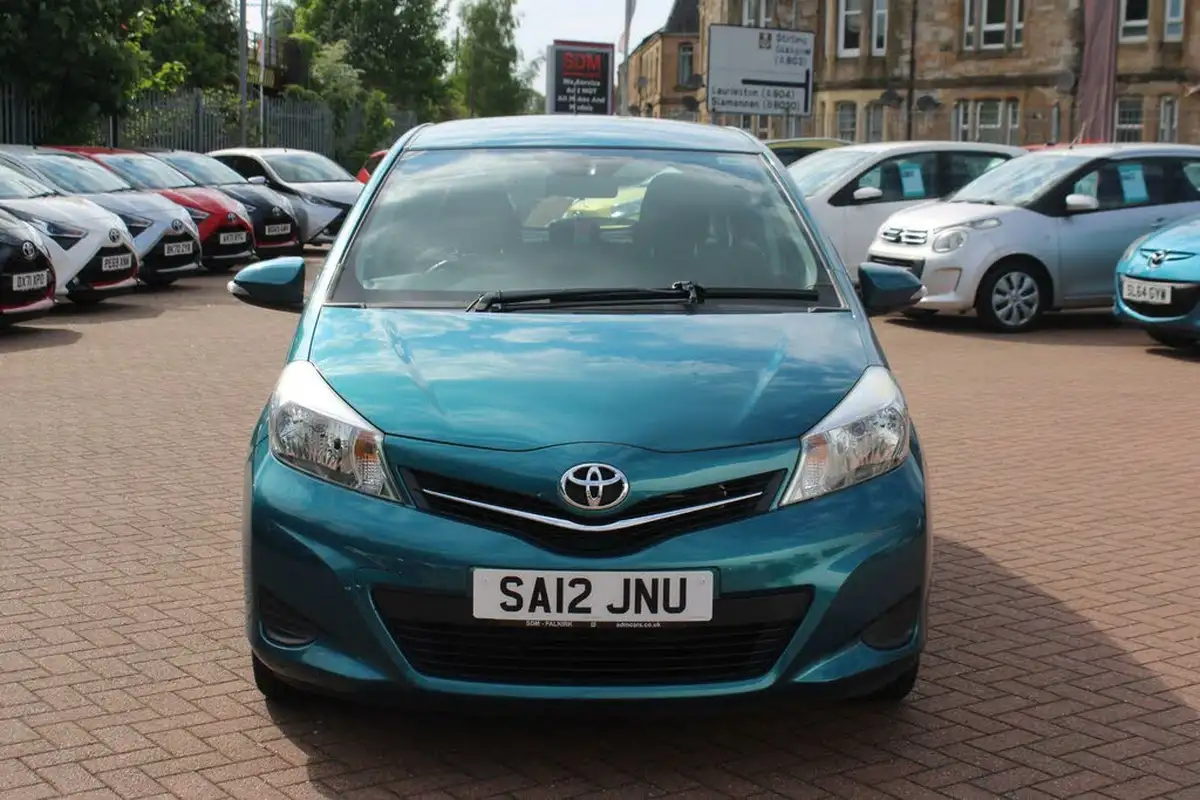 2012-toyota-yaris-133-tr-vvt-i-5d-big-1