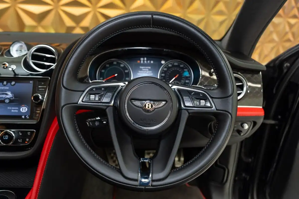 2019-bentley-bentayga-40-v8-big-32