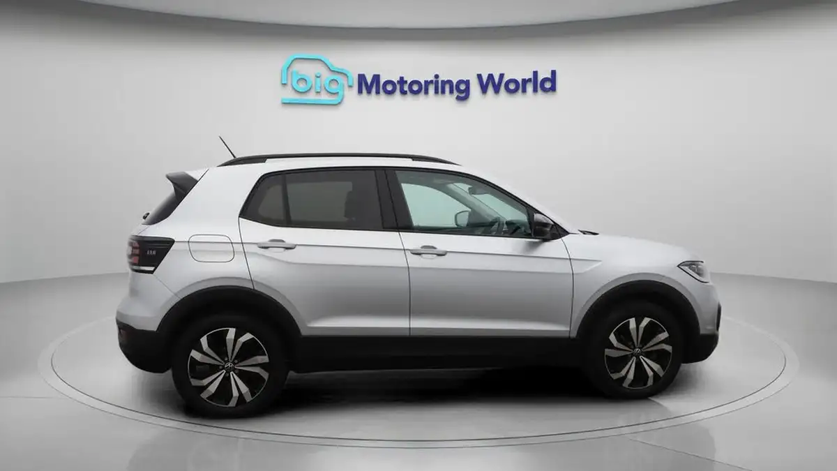 2023-volkswagen-t-cross-10-tsi-black-edition-110ps-dsg-big-8
