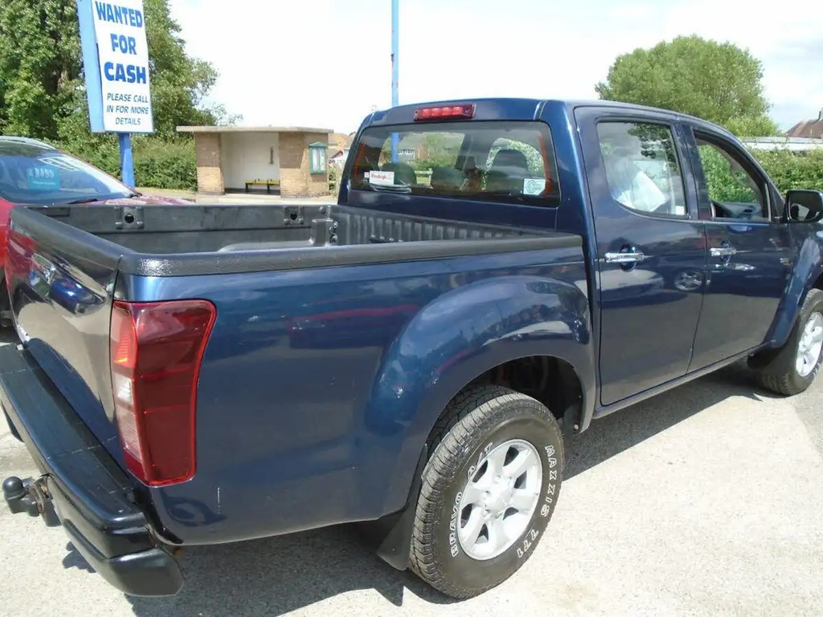 2018-isuzu-d-max-19td-eiger-big-5