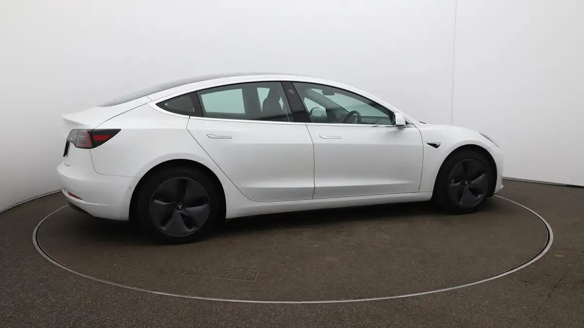2020-tesla-model-3-e-standard-plus-big-51