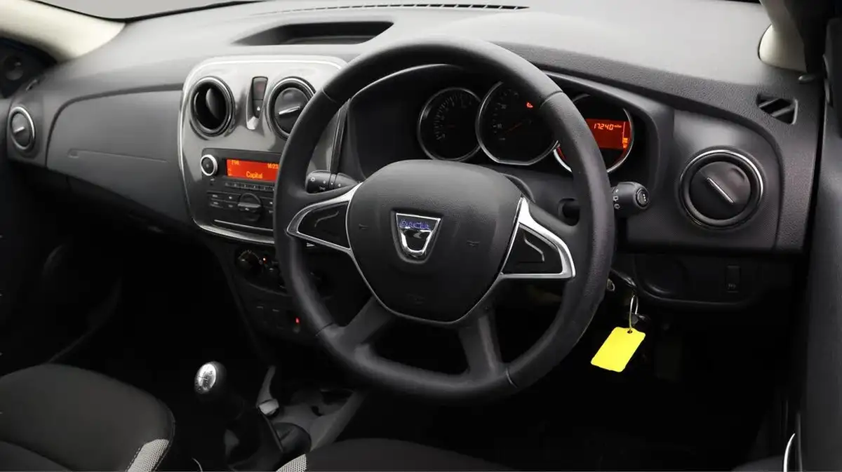 2020-dacia-sandero-stepway-09-tce-essential-big-9