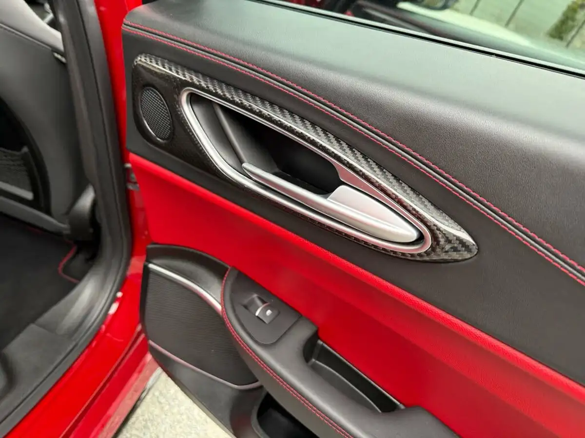 2017-alfa-romeo-giulia-29-biturbo-quadrifoglio-big-58