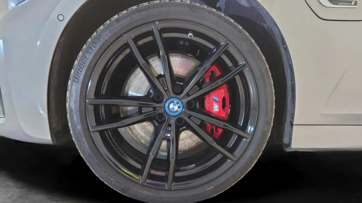 2022-bmw-3-series-20-330e-m-sport-pro-edition-saloon-4d-big-31