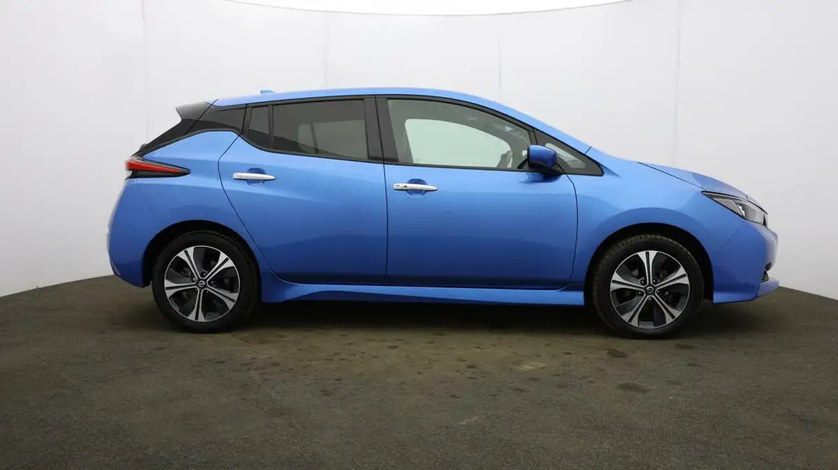 2020-nissan-leaf-e-e-tekna-big-8