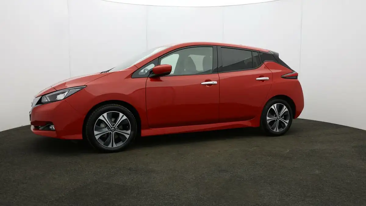 2021-nissan-leaf-e-tekna-big-26