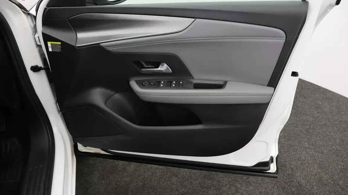 2022-vauxhall-mokka-e-elite-premium-big-14