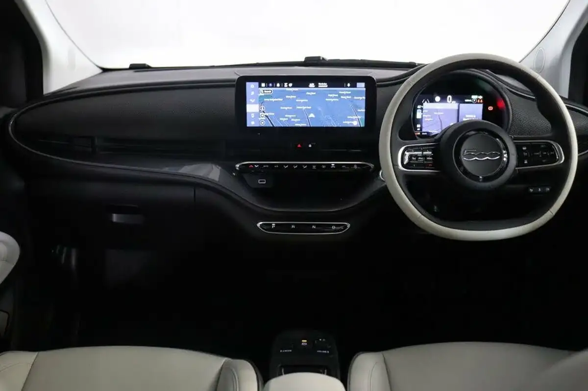 2021-fiat-500-e-la-prima-big-8