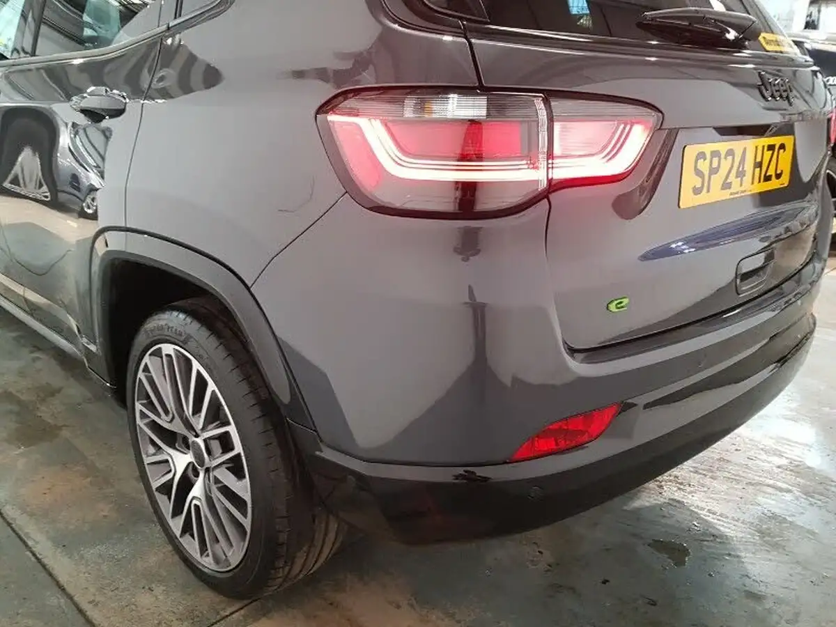 2024-jeep-compass-15-summit-big-17