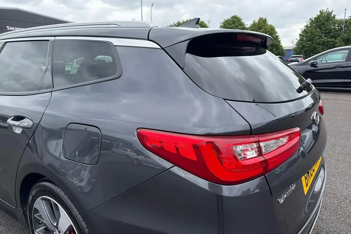 2018-kia-optima-20-t-gdi-gt-big-30