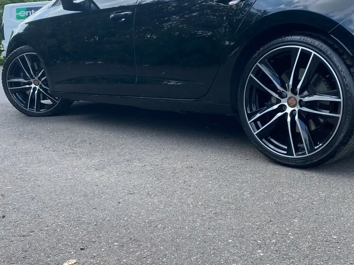 2019-seat-leon-20-tsi-cupra-300-ss-big-17