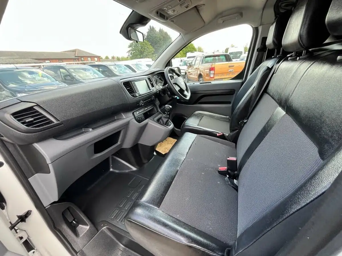 2020-vauxhall-vivaro-20td-3100-l2h1-dynamic-big-24