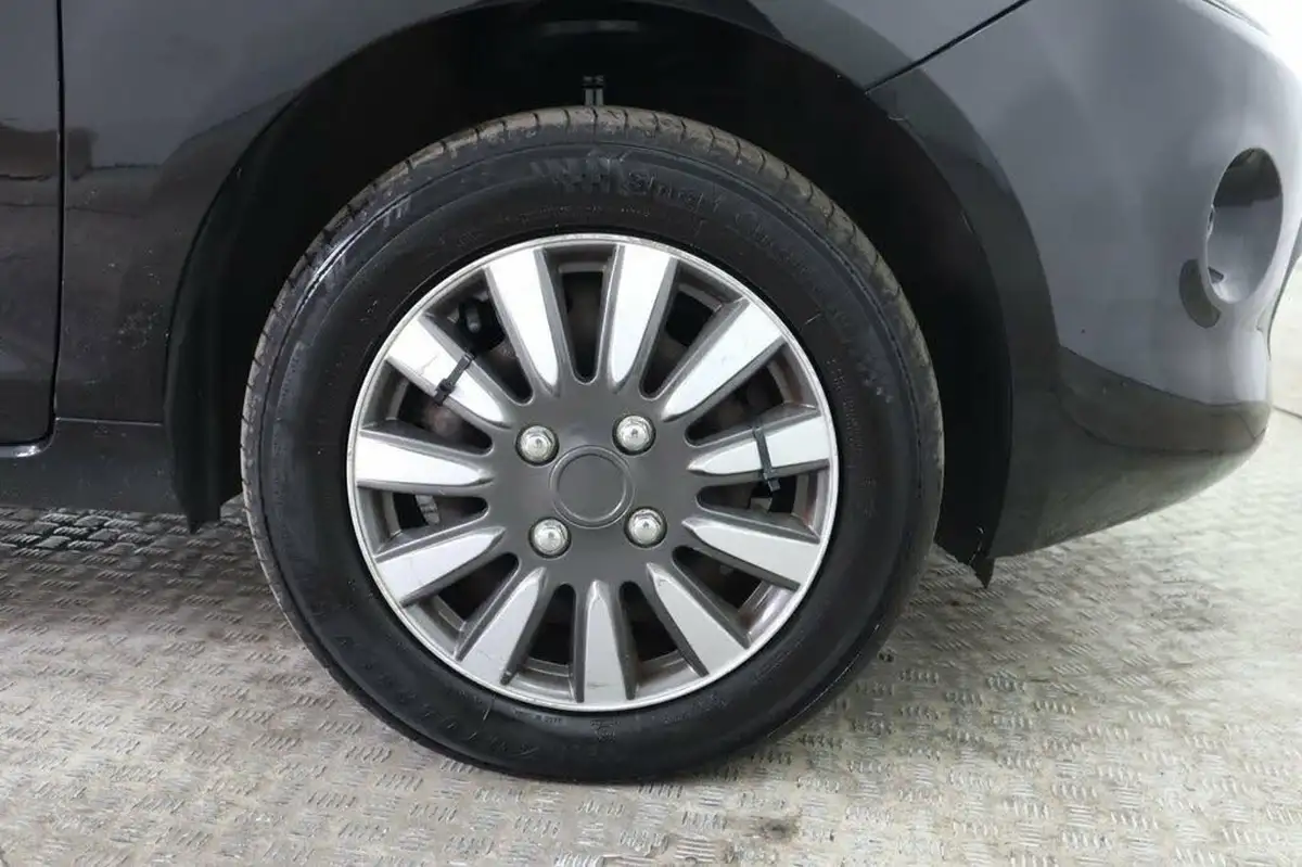 2009-ford-ka-12-studio-big-10