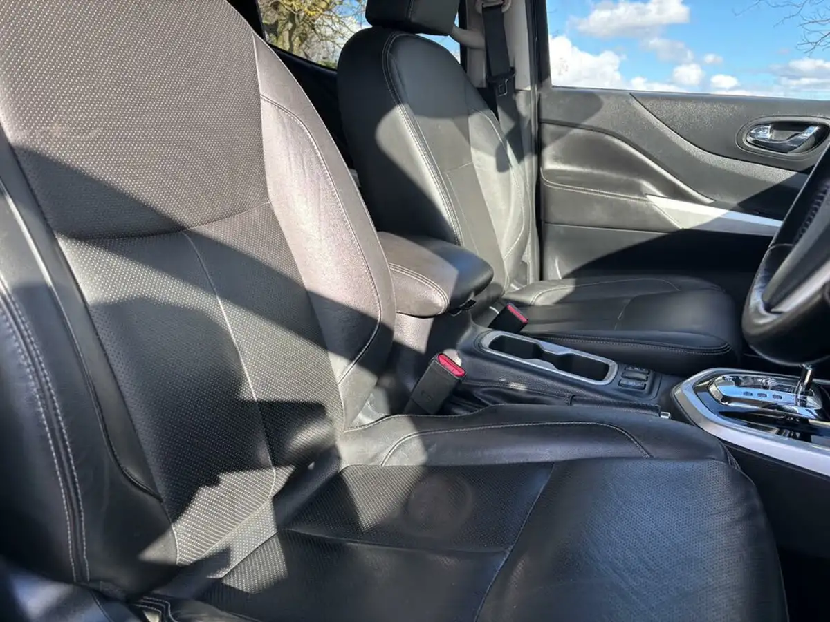 2019-nissan-navara-23dci-tt-tekna-8-navileather-auto-big-8