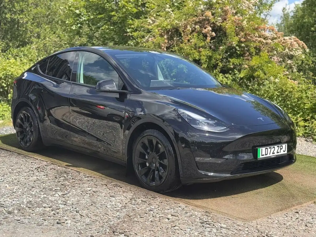 2022-tesla-model-y-e-long-range-big-1