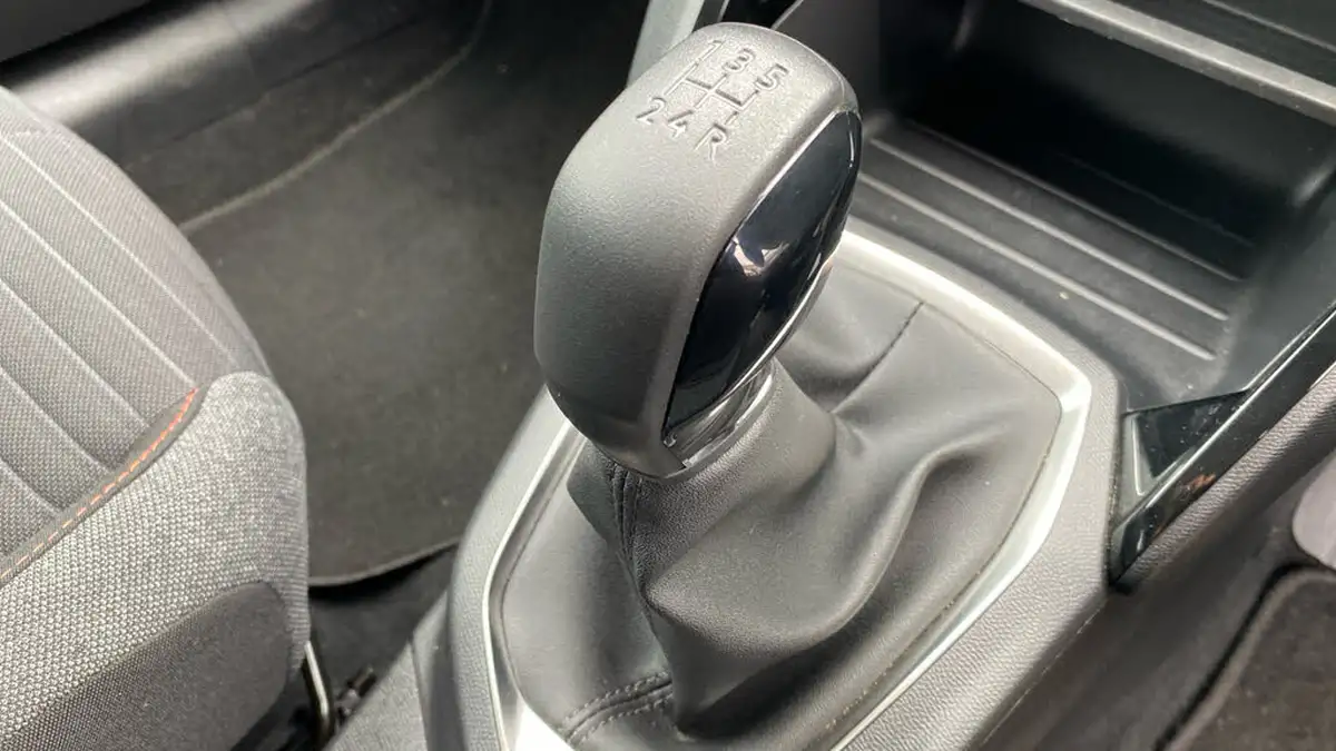 2022-peugeot-208-12-puretech-active-premium-75ps-big-20