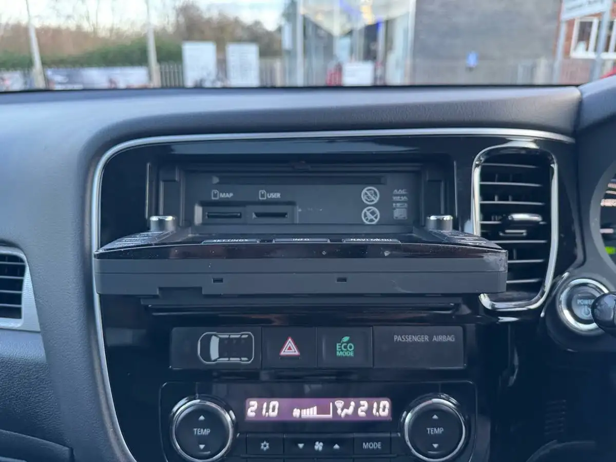 2014-mitsubishi-outlander-20-gx4hs-big-30