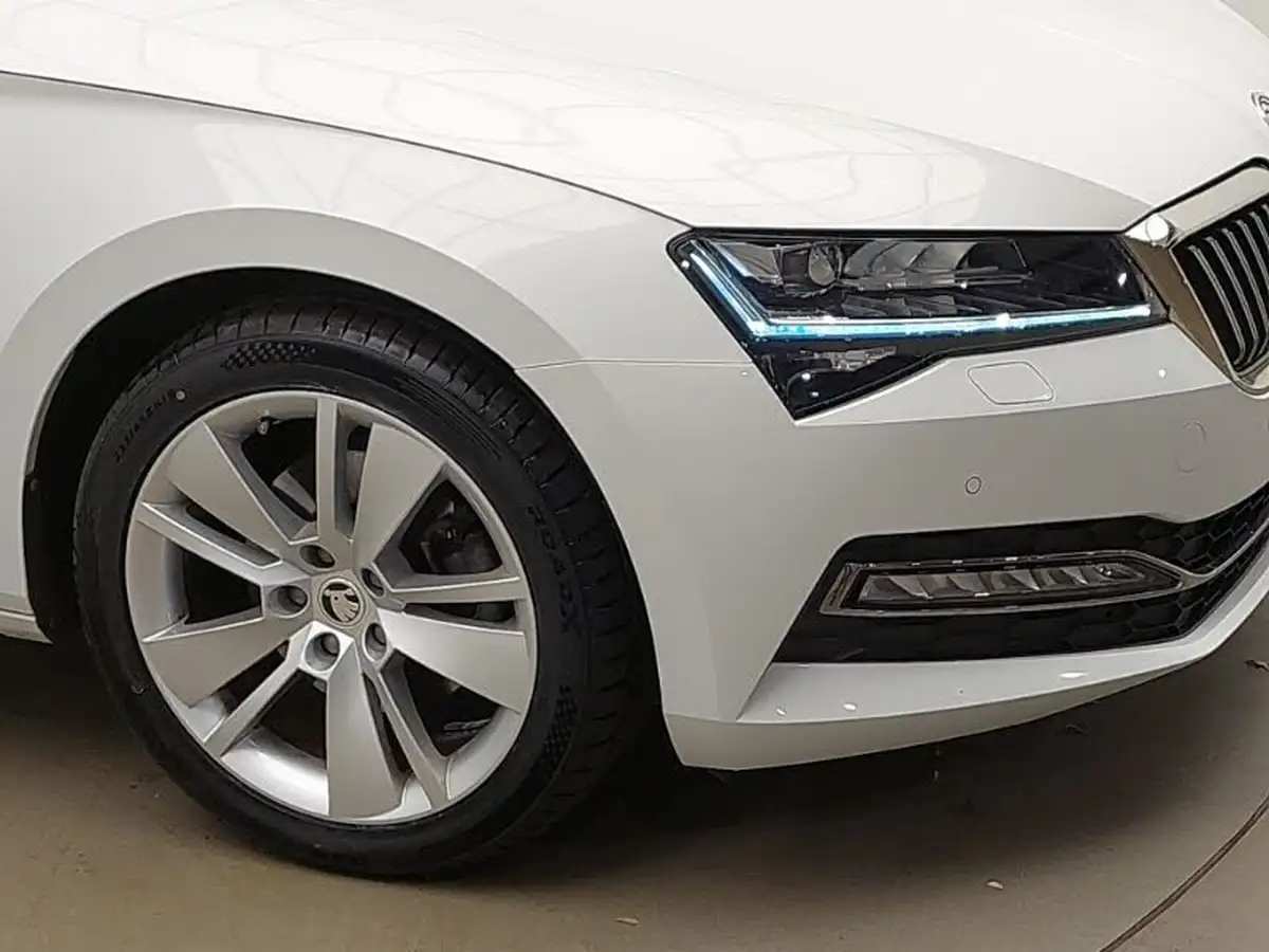 2019-skoda-superb-20-tsi-se-l-hatchback-big-8