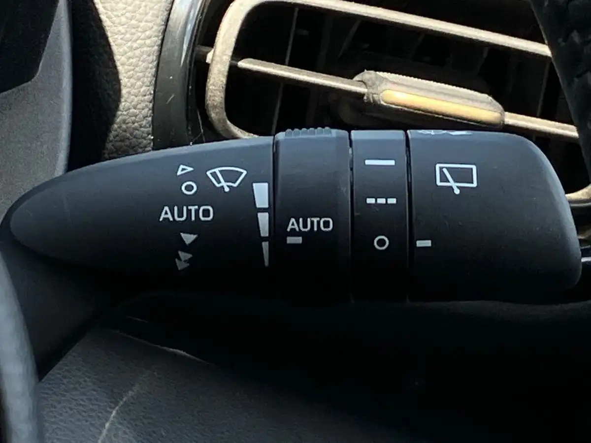 2021-toyota-yaris-cross-15-vvt-i-premiere-edition-awd-i-big-46