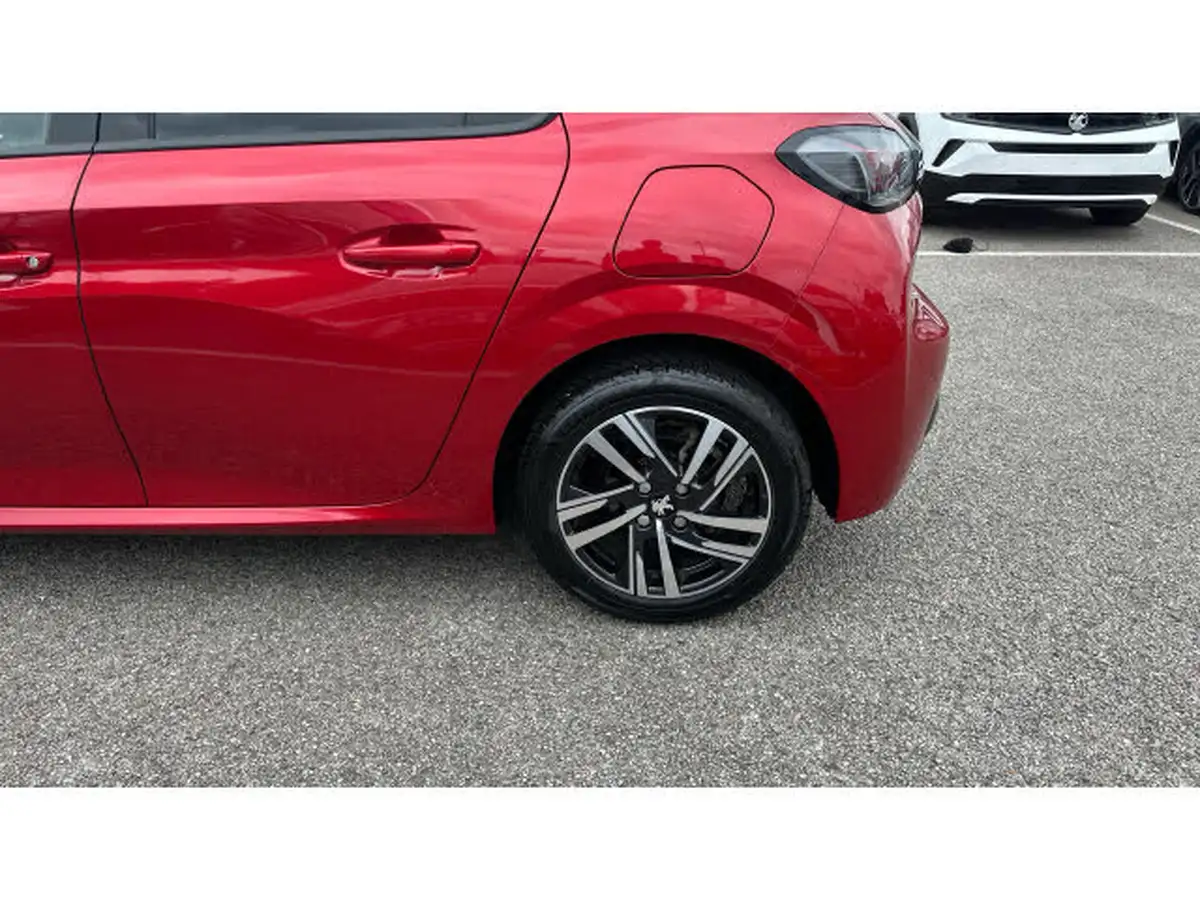 2021-peugeot-208-12-puretech-allure-100bhp-big-20