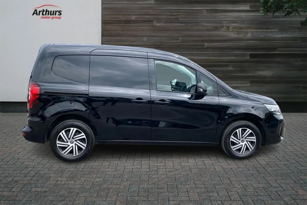 2023-nissan-townstar-e-45kwh-l1-tekna-big-3