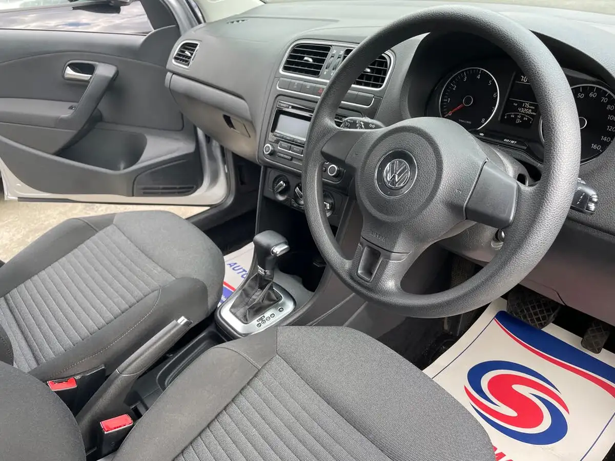 2009-volkswagen-polo-14-se-86ps-5d-dsg-big-8