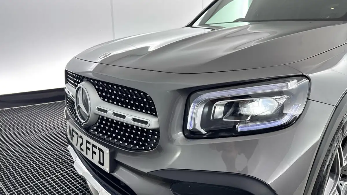 2021-mercedes-benz-glb-class-13-glb200-amg-line-8g-tronic-big-25