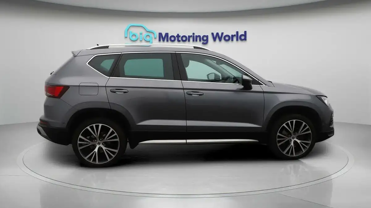 2022-seat-ateca-15-ecotsi-xperience-lux-dsg-big-8