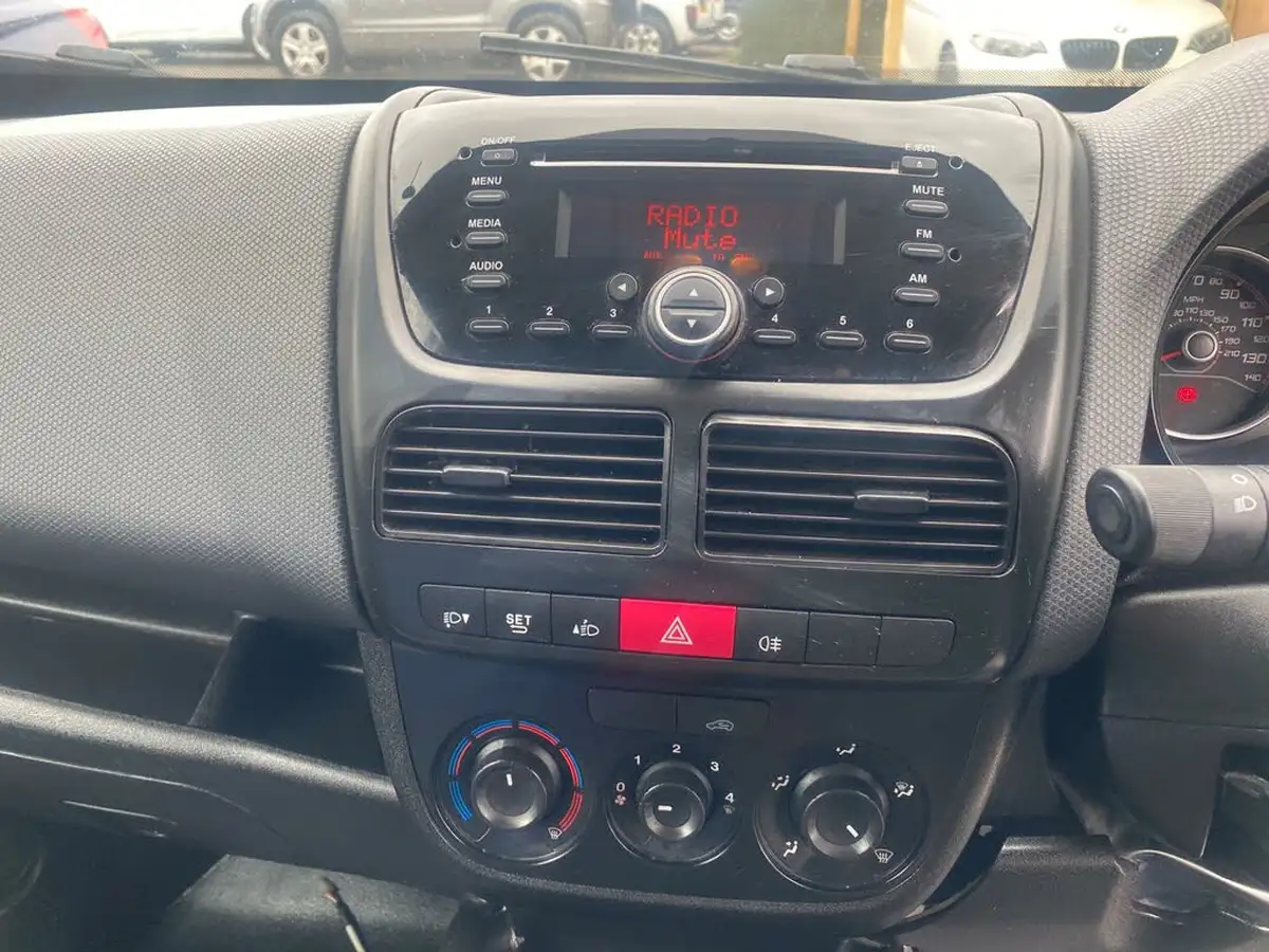 2015-fiat-doblo-cargo-16td-105eu-v-l1-refrigerated-van-big-37