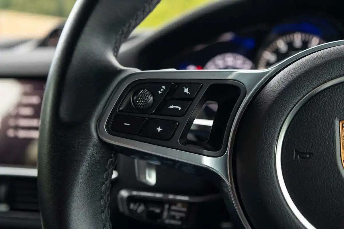 2022-porsche-cayenne-30-v6-e-hybrid-platinum-edition-462ps-station-wagon-big-24