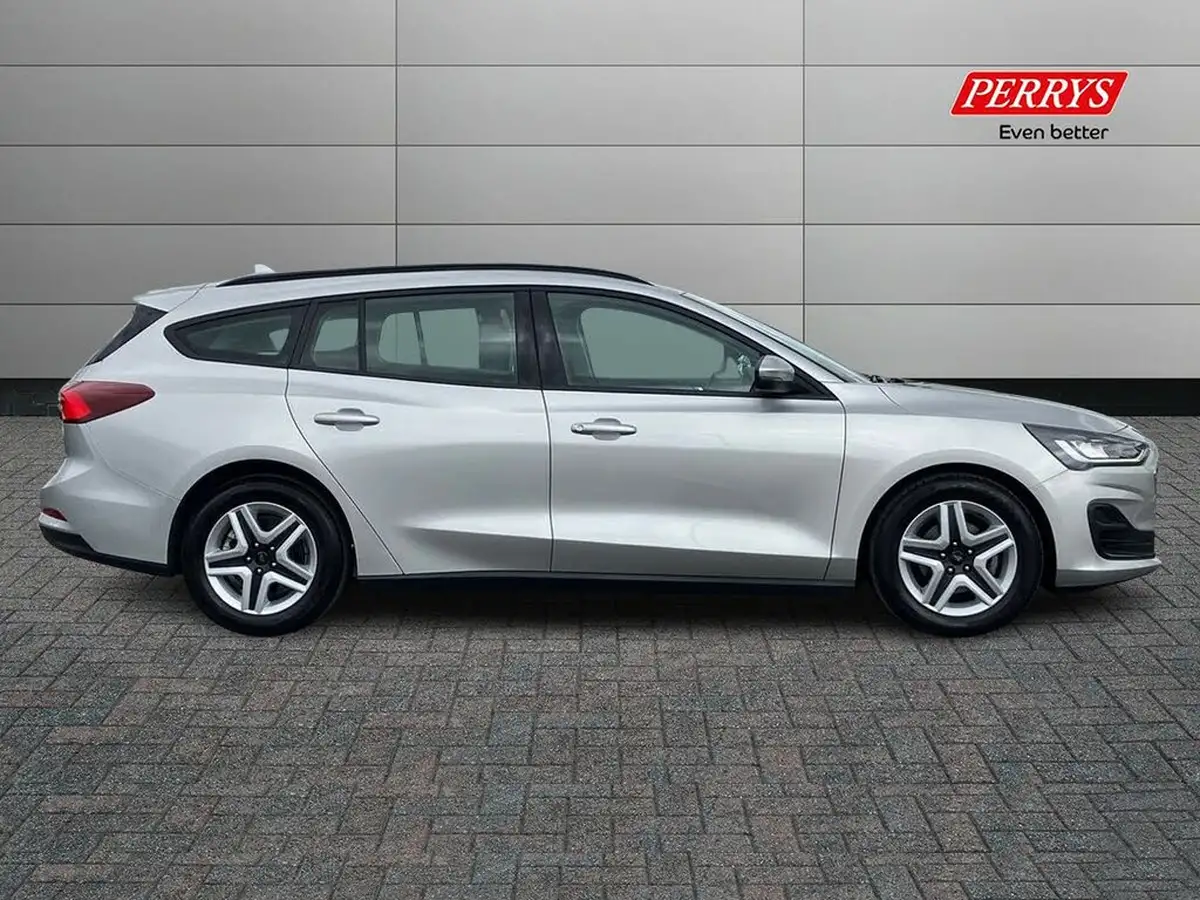 2022-ford-focus-10t-trend-hybrid-mhev-estate-powershift-big-2