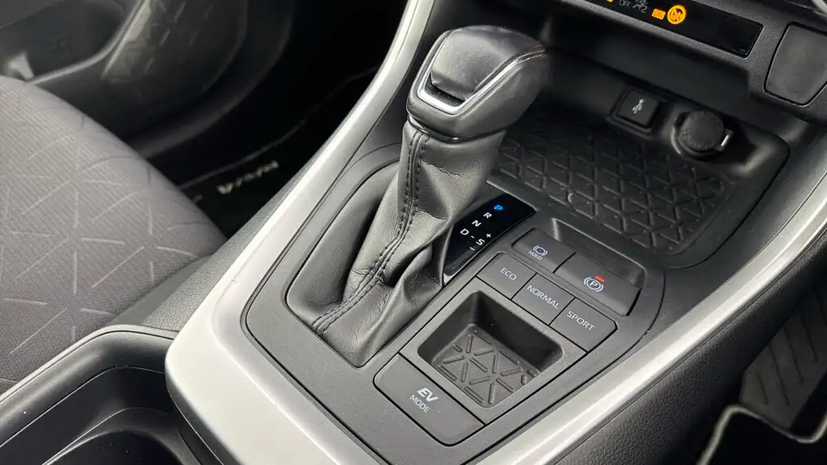 2020-toyota-rav4-25-vvt-i-design-215bhp-big-15