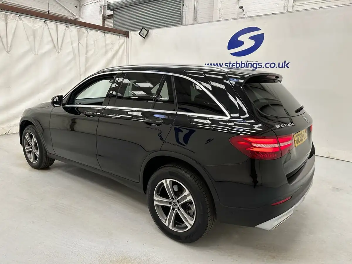 2018-mercedes-benz-glc-class-21d-glc220d-sport-ss-station-wagon-5d-big-4