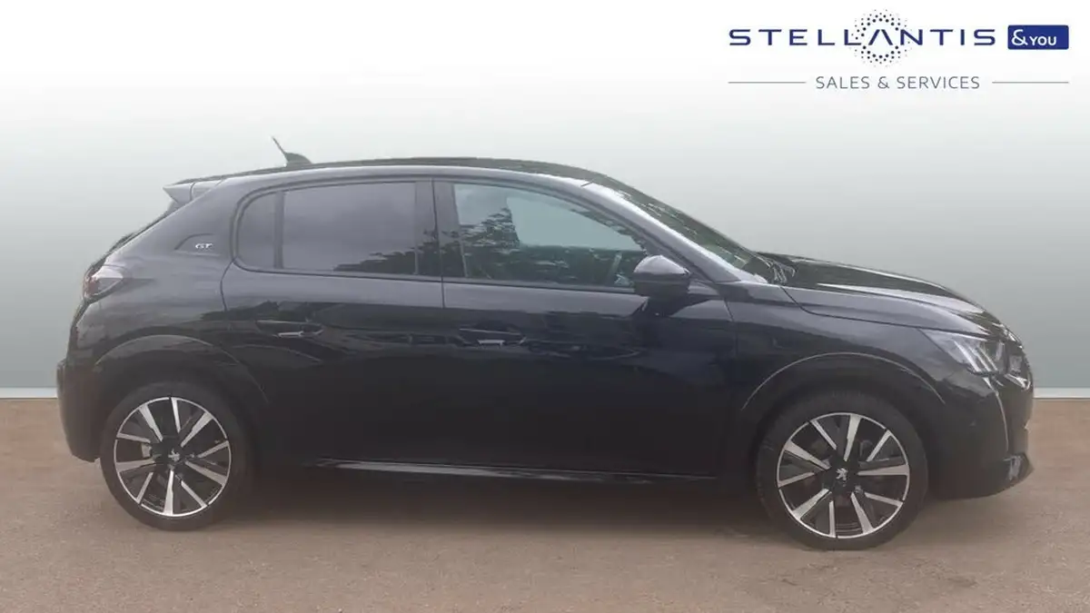 2022-peugeot-208-12-puretech-gt-100ps-big-1