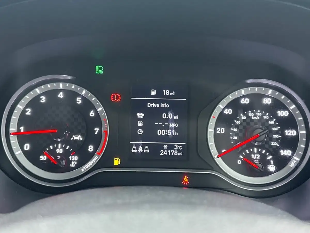 2022-hyundai-i10-10-se-connect-big-13