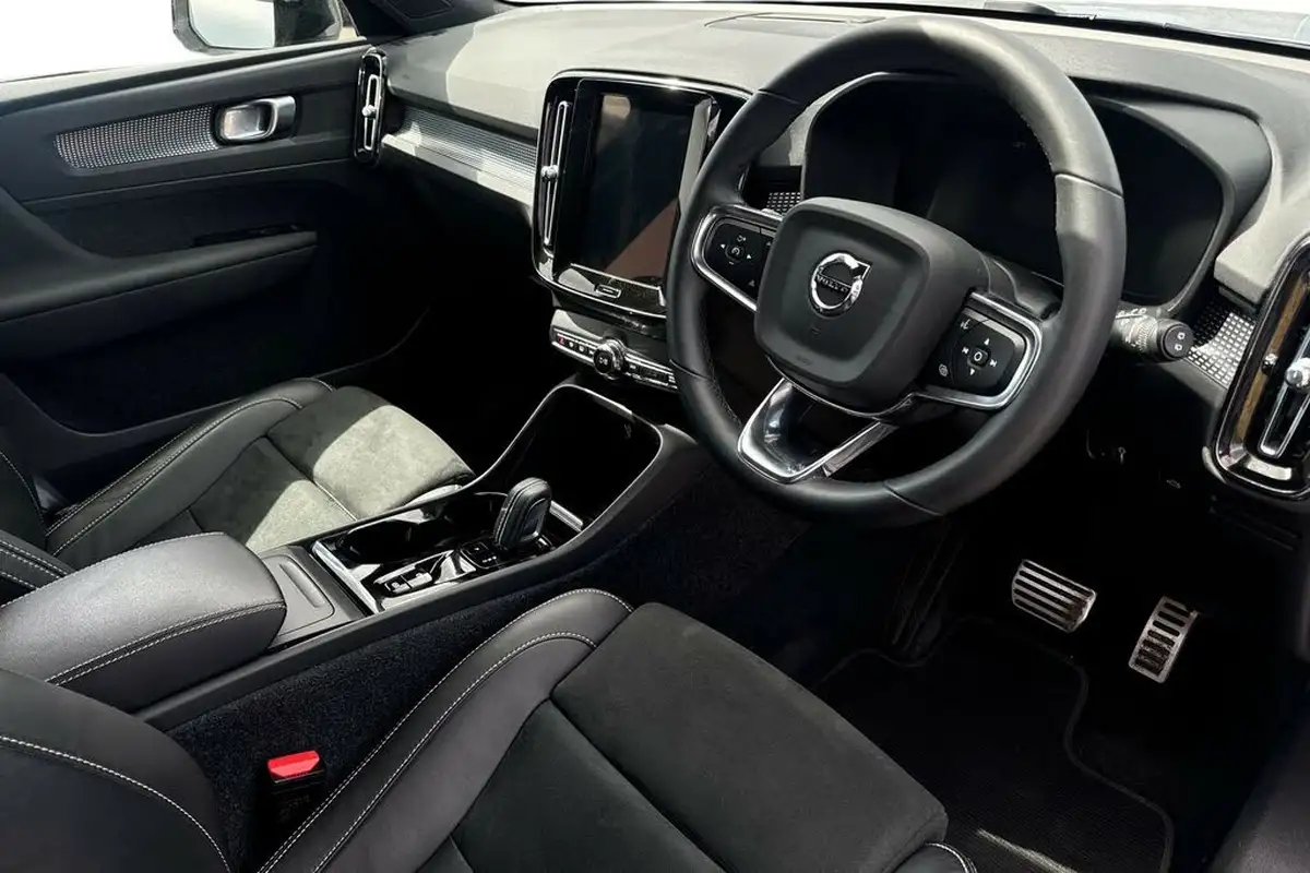 2022-volvo-xc40-15-t3-r-design-auto-big-9