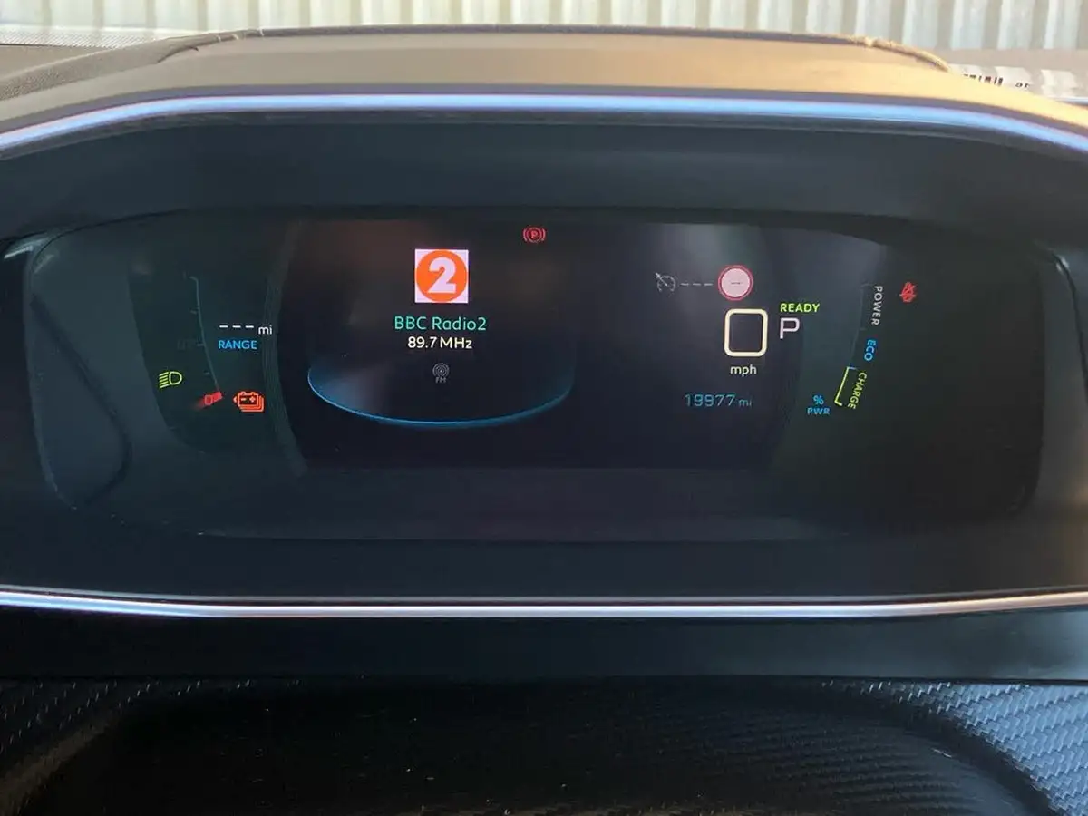 2021-peugeot-2008-suv-e-gt-50kwh-big-13